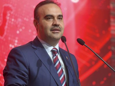 Bakan Kacır: ‘‘4 milyar liralık desteği deprem bölgesindeki işletmelere aktarmaya başladık’’