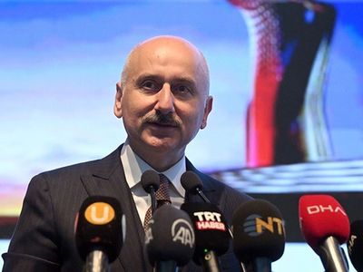 Bakan Karaismailoğlu duyurdu: İzmir- Antalya arası 3 saate iniyor