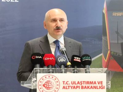 Bakan Karaismailoğlu duyurdu: Yeni metro hattı için günler kaldı