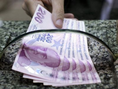 Bakan Kendisine Yöneltilen 2.500 TL Emekliye Yeter mi? Sorusuna Verdiği Cevapla Gündem Konusu Oldu