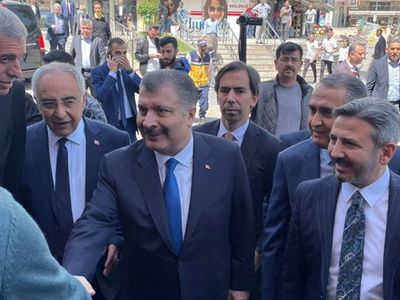 Bakan Koca'dan maskesiz zamanlara geri dönüş: ''Ben tokalaşmaya başladım bile''