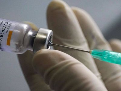 Bakan Koca’dan salgın açıklaması: Toplu aşı veya kapanma tedbirleri asla olmayacak
