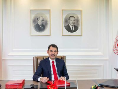 Bakan Kurum Atatürk Havalimanı Millet Bahçesi’ndeki fidan dikim törenine tüm vatandaşları davet etti