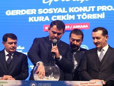 Bakan Kurum konut kura çekiminde konuştu: Orta gelirliye konutta tarih belli oldu