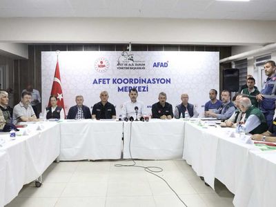 Bakan Kurum, sel felaketi sonrası Kastamonu’dan yeni açıklamalarda bulundu:  Yaralar sarılana kadar, bir seferberlik ruhuyla çalışmalarımızı sürdüreceğiz