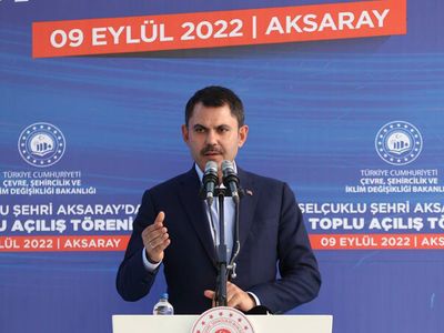 Bakan Kurum’dan Aksaray açılış töreninde dikkat çeken açıklamalar: ‘Yatırım değeri 2 milyar lirayı bulan 5 bin 172 konutu yaptık’