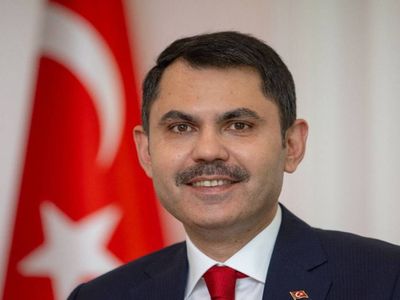 Bakan Kurum’dan erozyon uyarısı: 500 yılda oluşan toprak 45 yılda kayboluyor