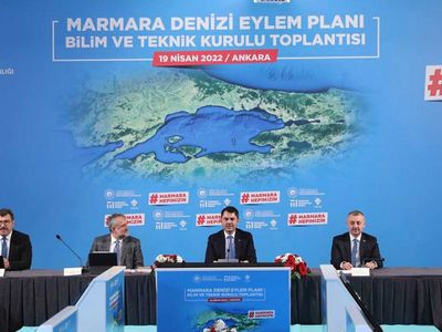 Bakan Kurum'dan önemli açıklama: Denizlerimizde kılıç, orkinos, uskumru balıklarını görene kadar Marmara'daki mücadelemiz devam edecek