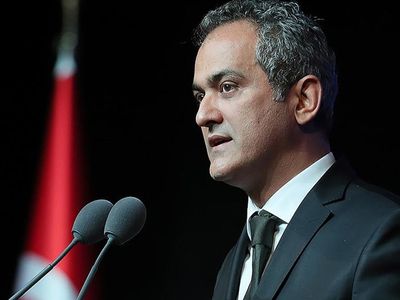Bakan Özer deprem bölgesindeki öğrencilerin nakil edildiğini açıkladı