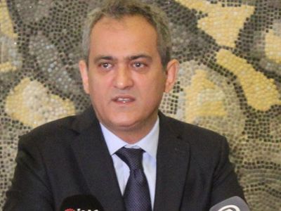 Bakan Özer'den öğretmen adaylarına müjde: Bu yıl atama yapılacak!