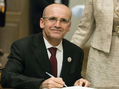 Bakan Şimşek seçim sonrasını işaret etti: ‘Türkiye’ye yönelik pörtföy yatırımlar artacak’