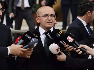 Bakan Şimşek’ten kritik mesaj: Enflasyonu tek haneye düşürme çabasındayız