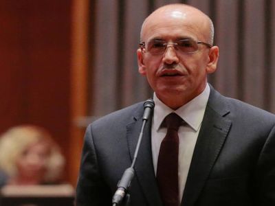 Bakan Şimşek’ten yeni yıl öncesi mesaj: Enflasyon düşüyor rezerv yeterliliği artıyor