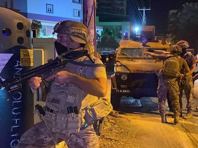 Bakan Soylu acı haberi duyurdu: Mersin polisevine saldırı düzenlendi! 1 polis şehit oldu