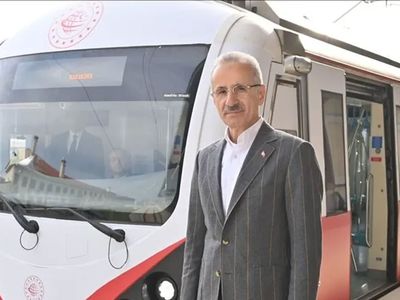 Bakan Uraloğlu: İstanbul’da hizmete açtıkları metro ağları hakkında bilgi verdi!