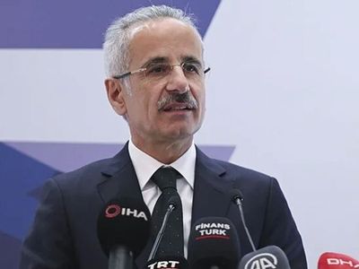 Bakan Uraloğlu'dan müjdeli haber: “Emeklilere trenlerde yüzde 10 indirim!"