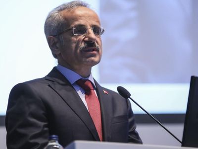 Bakan Uraloğlu’ndan Instagram açıklaması: Erişim engeli ne zaman kalkacak?