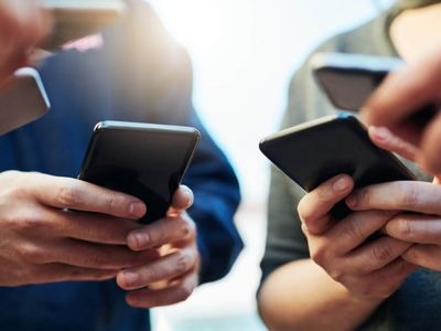 Bakanlıktan beklenen açıklama geldi: Öğrencilere vergisiz telefon ve bilgisayar verilecek mi?