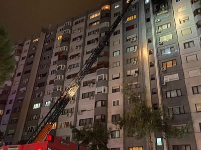 Bakırköy’de apartmanda yangın paniği: Vatandaşlar büyük panik yaşadı