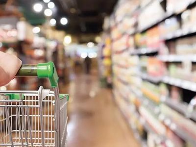 Bakkal ve küçük esnafa yardım için zincir marketlerin kapatılması istendi