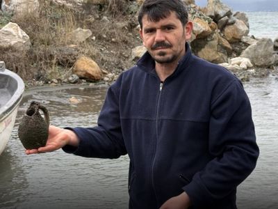 Balık ararken tarihi eser küp buldu !