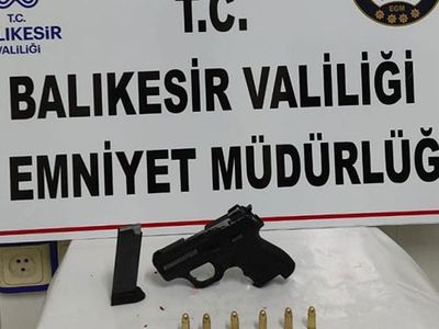 Balıkesir’de Çeşitli Suçlardan Aranan 4 Kişi Yakalandı