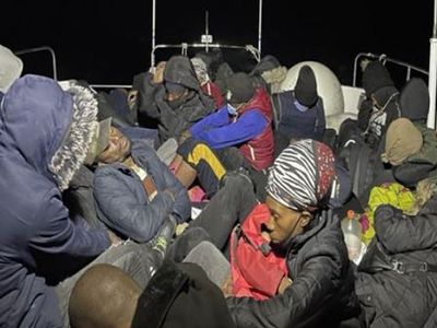 Balıkesir’de Lastik Bottaki 30 Göçmen Kurtarıldı