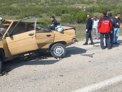 Balıkesir’de otomobil ile TIR çarpıştı: Bir aile yok oldu