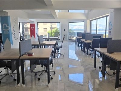 Bandırma'da gençlik merkezi hizmete açıldı