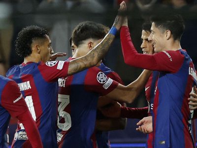 Barcelona güle oynaya çeyrek finalde: Napoli'yi evinde mağlup etti