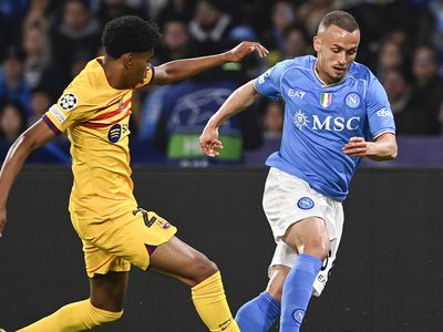Barcelona Napoli ile yenişemedi: Tur Nou Camp'a kaldı