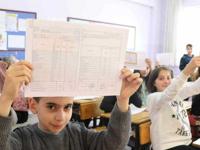 Başarılı ve başarısız öğrenciler için 1, 2, 3, 4. sınıf, ortaokul ve lise için kısa karne görüşleri 2022