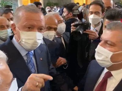Başkan Erdoğan İle Sağlık Bakanı Fahrettin Koca Arasında Gülümseten Diyalog!