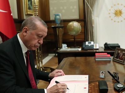 Başkan Erdoğan imzaladı, kritik kararlar Resmi Gazete’de yayımlandı: Görevden alma ve atamalar gerçekleşti