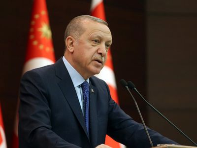 Başkan Erdoğan'dan İstiklal Marşı'nın kabulünün yıl dönümü'nde önemli mesaj: Kardeşliğimizin çimentosudur