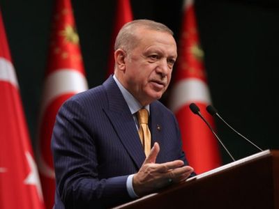 Başkan Erdoğan'dan üst üste müjdeler: Bayram tatili uzatıldı, Memura asgari ücrete zam, gençlere ücretsiz konaklama, öğretmene atama!