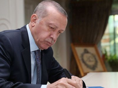 Başkan Recep Tayyip Erdoğan imzaladı! Beklenen açıklama geldi: Toplu taşıma ve otoyollar ücretsiz