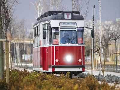 Başkent Millet Bahçesi Yoğun İlgi Gören Nostaljik Tramvaylarıyla Gündeme Geldi