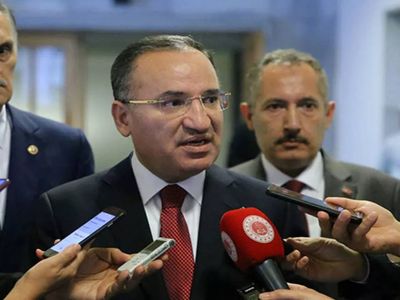 Başörtüsü düzenlemesi hazırlıkları tamamlandı: 24 ve 41’e yeni eklemeler yapılacak