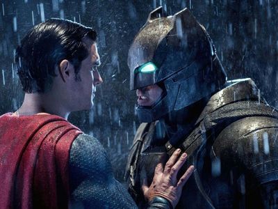 Batman V Superman Adaletin Şafağı film konusu ve oyuncuları