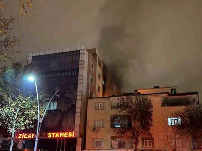 Batman'da korkutan yangın! Psikiyatri hastası hastanede yangın çıkardı