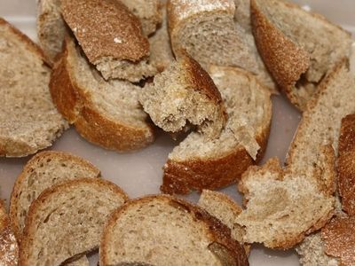  Bayat ekmek ile ne yapılır? Kalan bayat ekmeği galeta unu yaparak değerlendirin