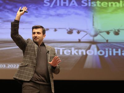 Baykar Teknoloji Lideri Selçuk Bayraktar, Kocaeli'de üniversite öğrencileriyle buluştu: SİHA sistemlerini anlattı!