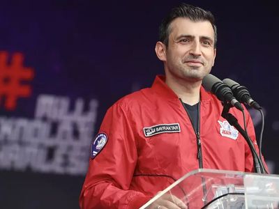 Bayraktar TB3, Gemi Testlerine Hazırlanıyor! Selçuk Bayraktar: "Dünya Liderliğini Hedefleyin"