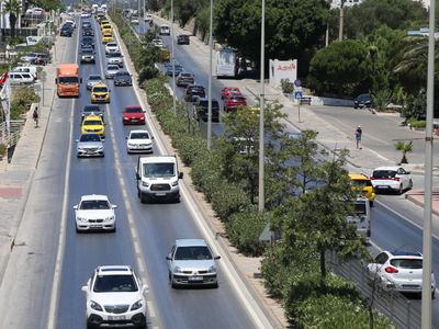 Bayram geldi tatil ve ziyaretler başladı! Turistik ilçelerde bayram trafiği yoğunluğu yaşanıyor