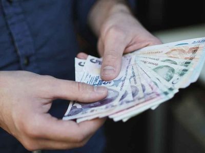 Bayram ikramiyesi ne zaman yatırılacak? Milyonlarca emeklinin beklediği haber geldi: 2-4 Mayıs tarihlerinde ikramiyeler yatırılacak!