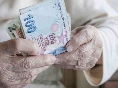 Bayram öncesi emeklilere promosyon müjdesi! SSK, Bağkur ve 4C'liler ATM'den anlık 4250 TL'ye varan nakit çekebilir!