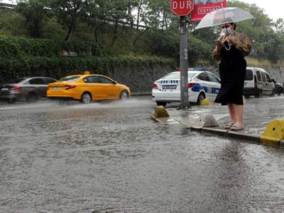 Bayram tatili dönüşündekiler dikkat: Meteoroloji’den sağanak yağış uyarısı