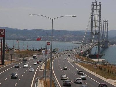 Bayramda otobanlar ücretsiz mi? Kurbanda hangi otoyol ve köprüler ücretsiz?  Orhangazi köprüsü bayramda ücretli mi? Kuzey Marmara yolu kurbanda bedava mı? Çanakkale köprüsü bayramda bedava mı? HGS'si olmayanlar bayramda otoban kullanabilir mi?