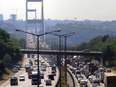 Bayramda yol ve köprü geçişleri ücretsiz olacak mı? Arefe günü ve bayramda otoyollar ve köprüler ücretsiz geçiş var mı?